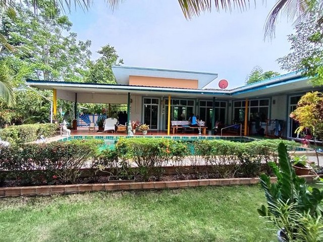 บ้านพลูวิลล่า​ 210ตรว. 2นอน2​น้ำ 3.9ลบ. ฟรีโอน ใกล้ Big​ C ดอนจั่น ต.ชมภู​ อ.​สารภี เชียงใหม่บ้านพูลวิลล่า​ ท่ามกลางธรรมชาติ​ ไม่วุ่นวาย พื้นที่ 210 ตรว.พิกัด : ต.ชมภู​ อ.​สารภี จ.เชียงใหม่ราคา 3.9 ล้านบาท (3,900,000 บาท) ฟรีค่าโอน2 ห้องนอน 2​ ห้องน้ำ 1 ห้องโถงใหญ่1​ ห้องครัว​ 2 ที่จอดรถ1​ สระ​ว่ายน้ำ ระบบสปาจากุซซี  ขนาด 6×3 ม.โครงสร้างของตัวบ้าน​ วัสดุเกรด A มี​กรมธรรม์ประกันอัคคีภัยเดินท