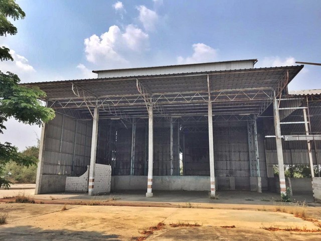 รายละเอียดเพิ่มเติมCode ID : PAP-B01-14  ราคาขาย      4,600,000  บาท- ขนาดพื้นที่ : 3,369 ตร.ว (8 ไร่ / 1 งาน / 69 ตร.ว)- พื้นที่ใช้สอย :  3,294.69 ตรม- จำนวนห้อง : - ห้องนอน - ห้องน้ำ- ที่จอดรถ :   1-2 คัน- โรงงานพร้อมที่ดิน (โรงสีข้าว) : 1 ชั้น- โรงงานพร้อมที่ดิน (โรงสีข้าว)หันไปทางทิศ : -พิกัดทรัพย์ :    https://maps.app.goo.gl/yg5mN2PdYfaAAZJQ8สถานที่ใกล้เคียง- ใกล้โรงเรียนวัดโพธิ์ปล้ำ- ใกล้วัดโพธิธรรมโชติยาราม- ใกล้วัดท่าช้าง- ใกล้โรงเรียนวัดท