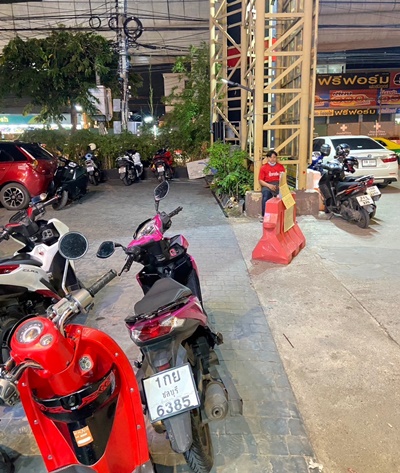 เซ้ง ร้านชาบู โซนลาดกระบัง ในโครงการ Cabin Air  ติดถนนใหญ่ ใกล้สนามบิน