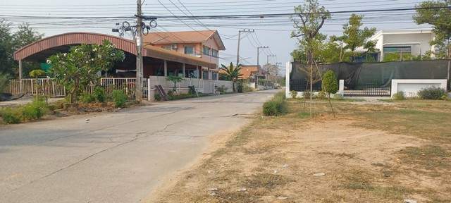 ขายที่ดินถมแล้ว พร้อมปลูกสร้าง 1-2-75  ไร่  ใกล้สี่แยกแสงดาว  อ.เมือง จ.พิษณุโลก   ZK276