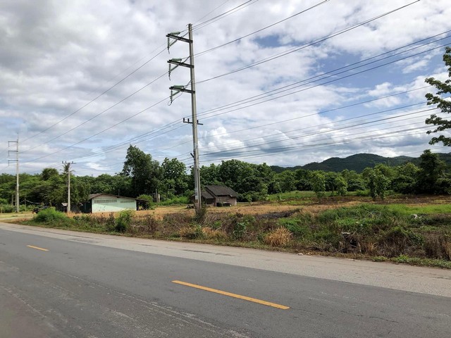 ขายที่19ไร่ 38 ตรว. ติดถนน106ลี้ -ลำพูน 600,000ต่อไร่  อ.ลี้ จ.ลำพูน