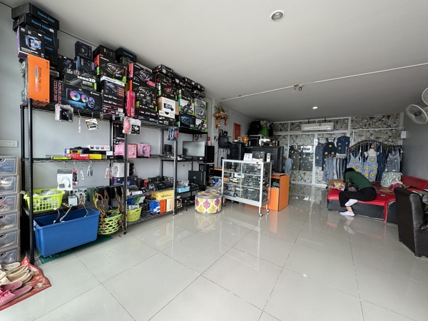 ขายด่วน! ทาวน์โฮม ทำเลทอง โครงการ มีโฮม โป่งไผ่1 จ.ปราจีนบุรี สำหรับค้าขายหรือทำ โฮมออฟฟิศ ต่อเติมแล้ว สภาพเหมือนใหม่