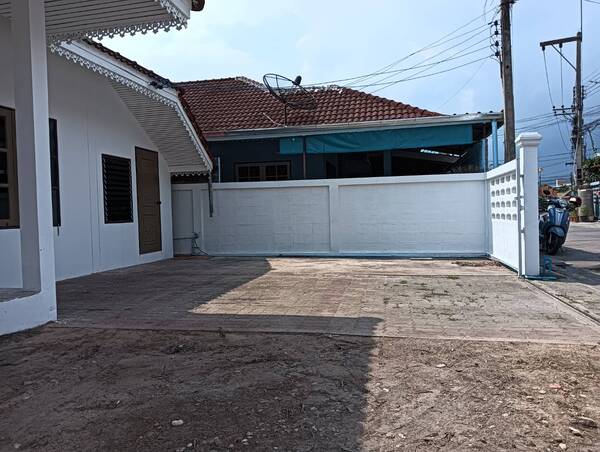 ขายบ้านเดี่ยว 1 ชั้นซอยพรประภานิมิต หมู่บ้านเคียงตะวัน ถนนพรประภานิมิต ตำบลหนองปรือ อำเภอบางละมุง จังหวัดชลบุรี