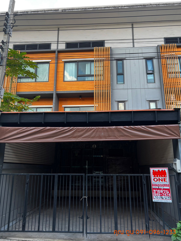  ขายทาวน์โฮม 3 ชั้น หมู่บ้าน Eco space บางนา- วงแหวน พื้นที่ 24.7 ตร.ว. พื้นที่ใช้สอย 200 ตร.ม. 3 ห้องนอน 3 ห้องน้ำ แต่งสวย 