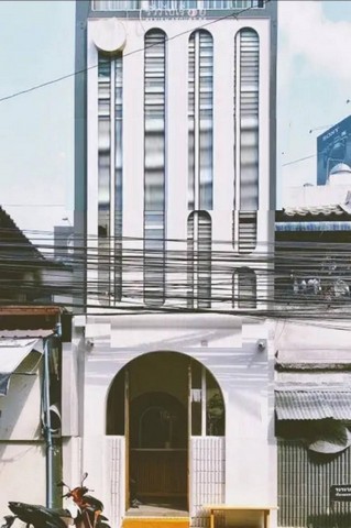 PNTM04 ให้เช่า อาคารพาณิชย์ 4 ชั้น ตึกโบราณอายุ 100 ปี สำหรับค้าขาย ย่านบางรัก สะพานตากสิน เข้าใช้ได้ 1 กรกฎาคม 2567  อยู่ใจกลางเมือง ใกล้แม่น้ำเจ้าพระยา ใกล้ท่าเรือสาธรราคาเช่า  150,000 บาท/เดือน สัญญา 3ปีติดต่อ คุณช่อผกา 0616198565 LINE 0616198565หากไม่รับสาย รบกวนขอความกรุณาลูกค้า @line ทิ้งรูปและข้อมูลไว้นะคะอาคารพาณิขย์ 4ชั้น ตึกโบราณอายุ 100 ปี สำหรับค้าขาย ย่านบางรัก สะพานตากสินเนื้อที่