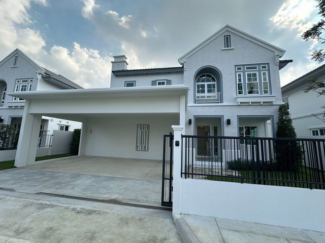 HR1544ให้เช่าบ้านเดี่ยว โครงการ Villaggio 3 ศรีนครินทร์ บางนาใกล้เมกาบางนา เหมาะอยู่อาศัยค่าเช่า 80,000 บาทต่อเดือน ราคาขาย 13 ล้านบาทติดต่อ : คุณพร 0938091444 (เบอร์นี้แอดไลน์ได้คะ),โทร 0939833259ID Line : henghengpaulaรหัสประกาศ HR1544ให้เช่าบ้านเดี่ยว โครงการ Villaggio 3 ศรีนครินทร์ บางนาใกล้เมกาบางนา เหมาะอยู่อาศัย- ที่ดิน 75 ตรว- พื้นที่ใช้สอย 227 ตร.ม. หันหน้าไปทางทิศเหนือ- 4 ห้องนอน 5 ห้องน้ำ 3 ที่จอดรถ- เครื่องปรั