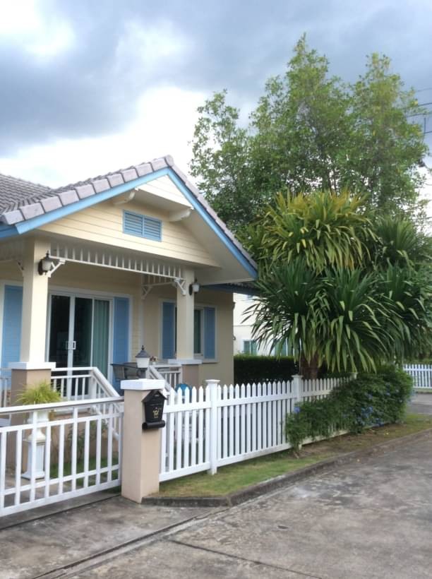 โซนสันทราย ขาย 2.95 ล้าน บ้านชั้นเดียว นนนิภา แม่โจ้ สไตล์อิงลิชคันทรี แปลงหัวมุม พร้อมเฟอร์นิเจอร์สั่งทำเกรดดี ซื้ออยู่เองหรือปล่อยเช่าได้