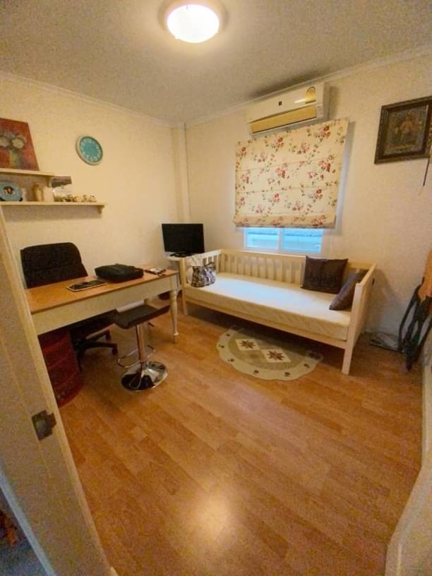 โซนสันทราย ขาย 2.95 ล้าน บ้านชั้นเดียว นนนิภา แม่โจ้ สไตล์อิงลิชคันทรี แปลงหัวมุม พร้อมเฟอร์นิเจอร์สั่งทำเกรดดี ซื้ออยู่เองหรือปล่อยเช่าได้