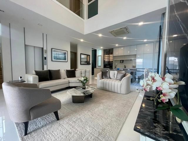 ให้เช่าบ้านเดี่ยว โครงการ วีเว่ VIVE เอกมัย-รามอินทรา เลียบด่วนรามอินทรา พื้นที่ใช้สอย 380 ตรม.4 ห้องนอน 5 ห้องน้ำ ขนาดที่ดิน 75 ตารางวา