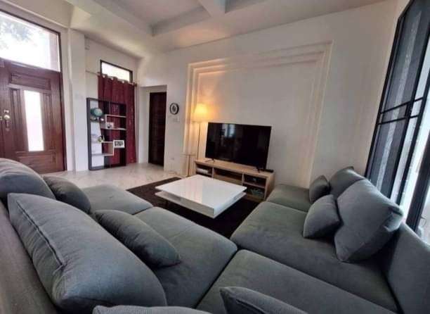 พูลวิลล่าให้เช่า 48,000 บาท/เดือน 98 ตรว. โซนวังตาล บ้านชั้นเดียว เฟอร์นิเจอร์ครบ บรรยากาศดี ร่มรื่น ใกล้เมือง เดินทางสะดวก