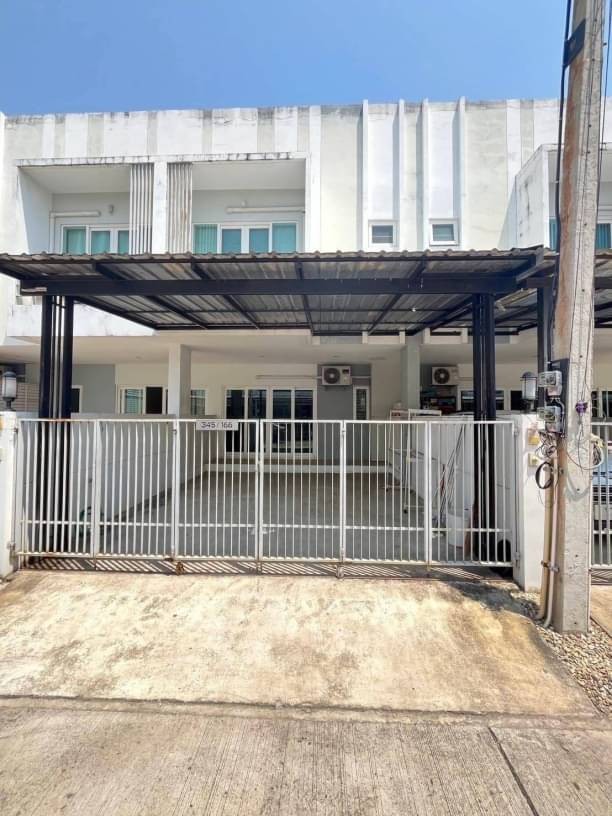 โซนแม่เหียะ ให้เช่า 14,000 บาท/เดือน ทาวน์เฮ้าส์ 2 ชั้น ดิเออบาน่า 4​ เฟอร์นิเจอร์ครบพร้อมเข้าอยู่ หมู่บ้าน บรรยากาศดี เงียบสงบ เป็นส่วนตัว