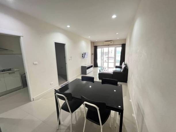 โซนแม่เหียะ ให้เช่า 14,000 บาท/เดือน ทาวน์เฮ้าส์ 2 ชั้น ดิเออบาน่า 4​ เฟอร์นิเจอร์ครบพร้อมเข้าอยู่ หมู่บ้าน บรรยากาศดี เงียบสงบ เป็นส่วนตัว