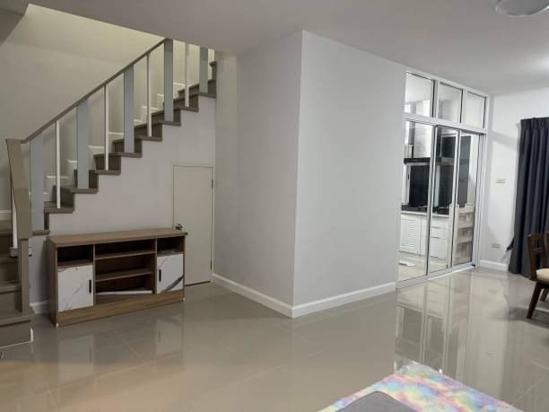 ให้เช่า 12,000 บาท/เดือน ทาวน์เฮ้าส์ 2 ชั้น กาญจน์กนก ทาวน์ 4 หนองจ๊อม สันทราย สไตล์โมเดิร์น เฟอร์นิเจอร์ครบ พร้อมเข้าอยู่ได้เลย