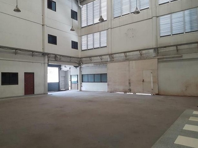 POR3990 ให้เช่าอาคาร สำนักงาน พร้อมโกดัง 4 ชั้น เฉลิมพระเกียรติ ร.9 ซอย 79 ใกล้สนามบินสุวรรณภูมิ เดินทางสะดวก มีพื้นที่กว้าง