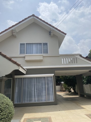 HR1546ขายและให้เช่าบ้านเดี่ยว เนื้อที่ 168 ตรว.หมู่บ้านเมืองเอกโครงการ 2 ใกล้มหาลัยรังสิตค่าเช่า 55,000 บาทต่อเดือน ราคาขาย 12.8 ล้านบาทติดต่อ : คุณพร 0938091444 (เบอร์นี้แอดไลน์ได้คะ),โทร 0939833259ID Line : henghengpaulaรหัสประกาศ HR1546HR1546ขายและให้เช่าบ้านเดี่ยว เนื้อที่ 168 ตรว.หมู่บ้านเมืองเอกโครงการ 2 ใกล้มหาลัยรังสิตมี 3 ห้องนอนชั้นบนและมี 1 ห้องเเม่บ้านชั้นล่างห้องน้ำชั้นบน 2 ห้องห้องน้ำชั้นล่าง 1 