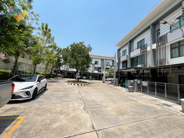 ทาวน์โฮม เพล็กซ์ เรสซิเดนซ์ นวมินทร์ 111 Private Zone