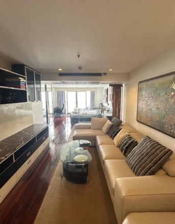 ขาย สเตท ทาวเวอร์ คอนโดมิเนียม  ย่าน สีลม บางรัก พื้นที่ 68.27 ตรม มี 1 ห้องนอน 1 ห้องน้ำ วิวแม่น้ำเจ้าพระยา