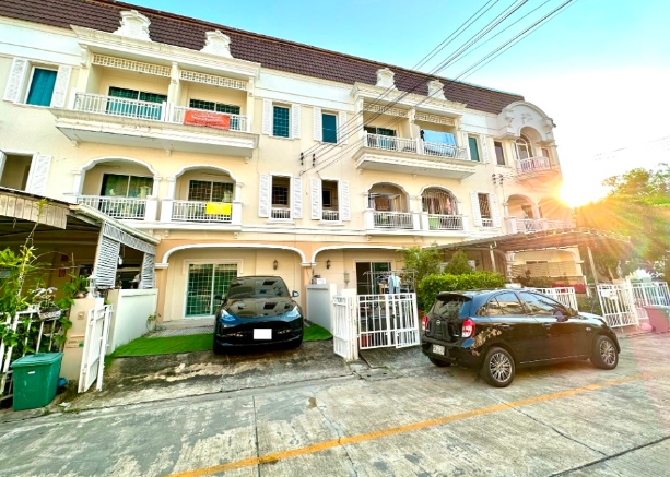  ขายทาวน์โฮม 3 ชั้น The Metro Sathon เพิ่งรีโนเวทใหม่พร้อมอยู่ ใกล้ รถไฟฟ้า ห้องไอคอนสยาม 