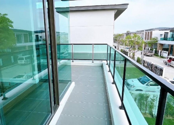 ขายบ้านเดี่ยว บางกอก บูเลอวาร์ด ดอนเมือง - แจ้งวัฒนะ เนื้อที่ 63 ตรว มี5 นอน 4 น้ำ