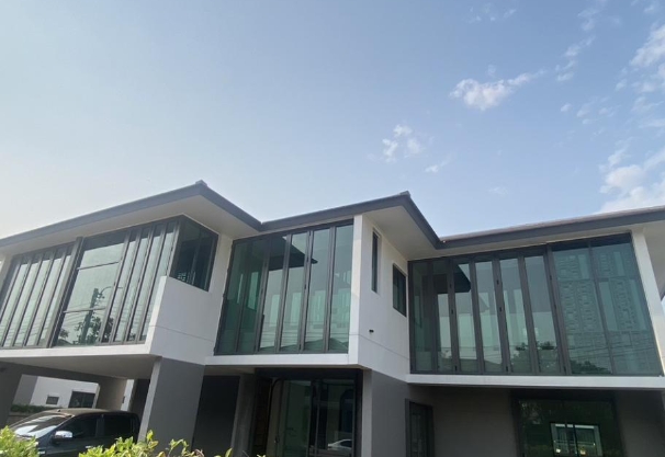 ขายบ้านเดี่ยว เศรษฐสิริทวีวัฒนา เนื้อที่ 130 ตรว มี 4 ห้องนอน 5 ห้องน้ำ บ้านใหม่ ตกแต่งพร้อมอยู่