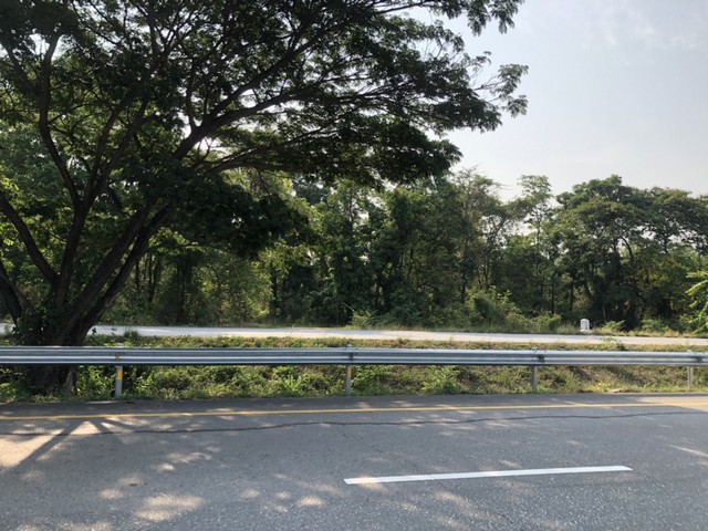 สงกรานต์นี้เล็งที่ทางดีดีสักแปลงนะคะ  แบ่งขายติด AH1 เมืองบ้านตากจังหวัดตาก  3-1-40 ไร่ ติดถนนเอเซีย AH1 ติดถนนพหลโยธินไร่ 3ลบ. โทร096-8821857