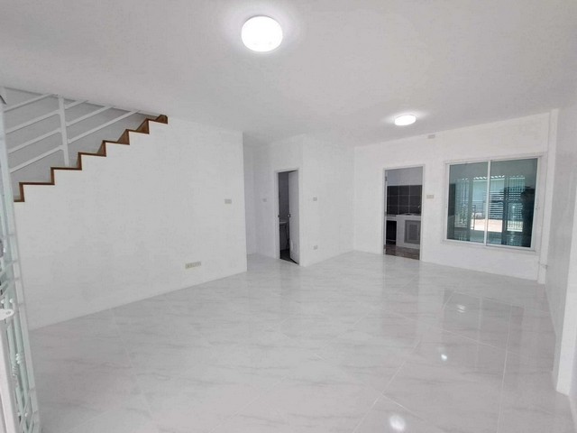 ขายทาวน์โฮม2ชั้น ห้องมุม ติดสวนโครงการ ทำเลปิ้งย่างชิล หมู่บ้านจอยโฮม