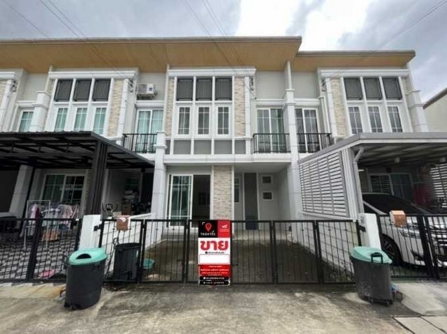 ขายทาวน์เฮ้าส์ โกลเด้น ทาวน์ 2 ลาดพร้าว-เกษตรนวมินทร์ ครอบครัวใหญ่ หน้าบ้านกว้าง