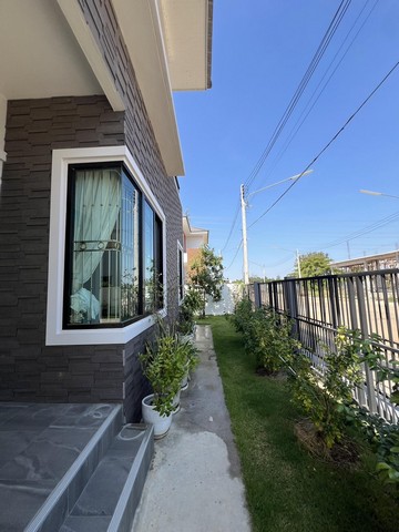 ขายบ้านขนาดใหญ่ โครงการเนตรประไพรวิลเลจ จ.ร้อยเอ็ด Type A ขนาด 292 ตารางเมตร สวนสวยสบายตา