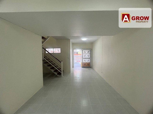 ม.พฤกษา47/2 ต้นโครงการ  ซ.ทรัพย์บุญชัย บางเมือง สมุทรปราการ  บ้านรีโนเวทใหม่บพร้อมเข้าอยู่