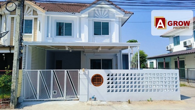 ม.พฤกษาวิลล์24 หลังมุม ศรีนครินทร์-หนามแดง รีโนเวทใหม่พร้อมอยู่ ที่ตั้ง : ถนนศรีนครินทร์ ถนนวัดหนามแดง ซอยหนามแดง-บางพลี 13 ตำบลบางแก้ว อำเภอบางพลี จังหวัดสมุทรปราการ 10540 รหัสทรัพย์ : AGT00405ราคาขาย : 2,790,000 บาท ฟรีค่าใช้จ่ายการโอนรายละเอียด : - ทาวน์เฮ้าส์ 2 ชั้น (หลังริม)- นื้อที่ 26 ตร.ว - 3 ห้องนอน- 2 ห้องน้ำ - 1 ห้องครัว - 1 ห้องนั่งเล่น - 1 ห้องเก็บของ - 1 ที่จอดรถ - ต่อเติมหลังคาหน้าบ้