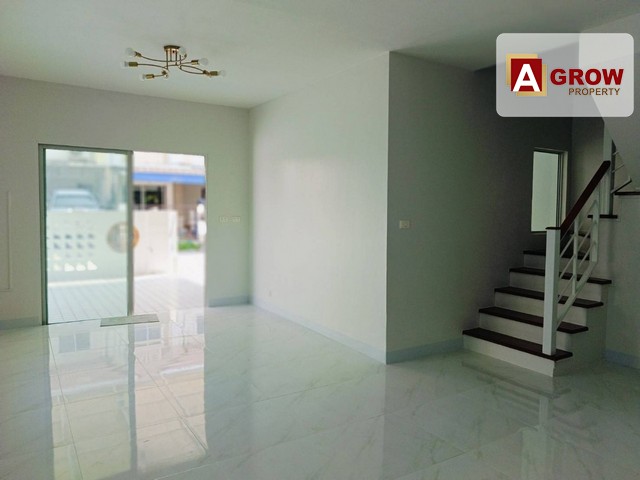 ม.พฤกษาวิลล์24 หลังมุม ศรีนครินทร์-หนามแดง บ้านรีโนเวทใหม่พร้อมเข้าอยู่