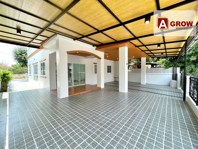 ม.นันทวี4 รีสอร์ท มิตรไมตรี18/1 บ้านเดี่ยวหลังใหญ่ ถนนเมน  ด้านหลังติดคลอง ทำเลดีสุดๆ