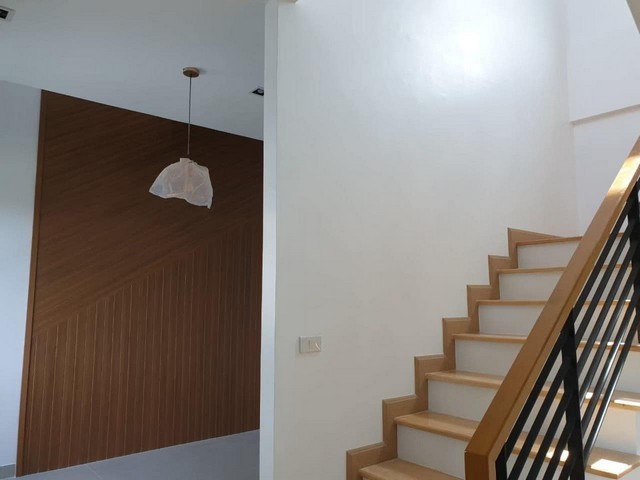 ขายบ้านเดี่ยว 3 ชั้น 64 ตรว. 4 ห้องนอน ถนนพระราม 3 ซอย 75 ตัวบ้านใหม่ อายุบ้าน 4 ปี เดินทางสะดวก ใกล้โรงเรียนนนทรีวิทยา