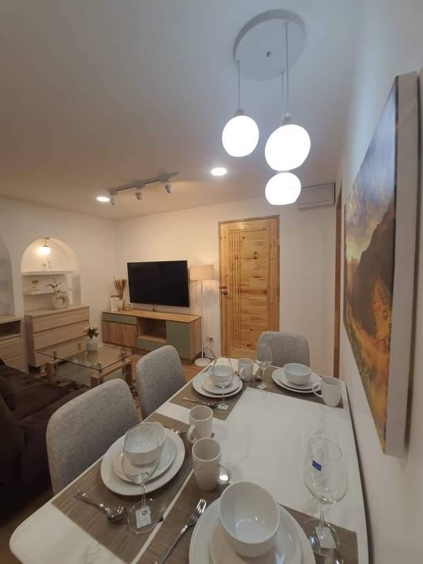 ขายเพียง 2.39 ล้าน 48 ตรม. 2 นอน 1 น้ำ 103 คอนโดมิเนียม 2 นิมมาน ห้องมุม ตกแต่งใหม่ สวยละมุน สวยแบบตะโกน #ซื้ออยู่เองหรือปล่อยเช่าได้