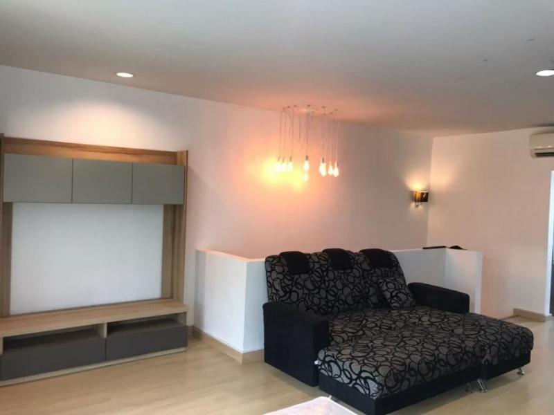 EPL-HR3270 ให้เช่าทาวน์เฮ้าส์ 3 ชั้น อารียาเดลี่ ย่านลาดปลาเค้า เกษตรนวมินทร์ ขนาด 20 ตรว 152 ตรม  3 ห้องนอน 4 ห้องอาบน้ำ