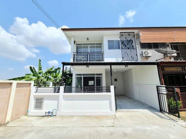 ขาย บ้านณิชากร 3 หลังมุม พุทธมณฑลสาย4 บ้านสวย  2.69 ฟรีโอน