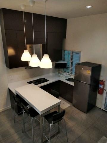 ให้เช่าทาวน์เฮ้าส์ 3 ชั้น หลังมุม โครงการเดอะ เมทโทร พระราม 9 เนื้อที่ 18 ตรว.พื้นที่ใช้สอย 184 ตรม. 3 ห้องนอน 2 ห้องน้ำ