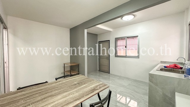 บ้านเดี่ยว หมู่บ้าน หัวหิน เบเวอรี่ ฮิล บ้านพักตากอากาศหลังใหญ่ แปลงมุม