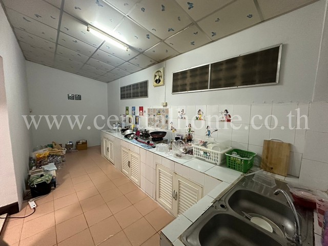 ทาวน์เฮ้าส์ หมู่บ้าน เค ซี คลัสเตอร์ ถนนหทัยราษฎร์ - ไทยรามัญ ติดถนนเมน ค้าขายได้