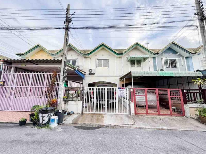 BHL657ทาวน์เฮ้าส์ 2 ชั้น พฤกษา 30/1 ถนน เลียบคลองบางไทร ที่ตั้ง : ตำบล บางคูรัด อำเภอบางบัวทอง นนทบุรี 11110รายละเอียด- เนื้อที่ 16 ตร.ว. พื้นที่ใช้สอย  90 ตร.ม.   - 2 ห้องนอน 2 ห้องน้ำ  1 ห้องรับแขก - 1 ครัว - 1 ที่จอดรถ - แอร์ 2 เครื่อง ต่อเติมหลังคาห้องครัวเรียบร้อย- พื้น  กระเบื้อง ทั้งชั้นบน และชั้นล่าง- หน้าบ้านหันทิศ  เหนือ- เข้าจากถนน กาญจนาภิเษก เพียง  6  กิโลเมตรสิ่งอำนวยความสะดวก- เซ็