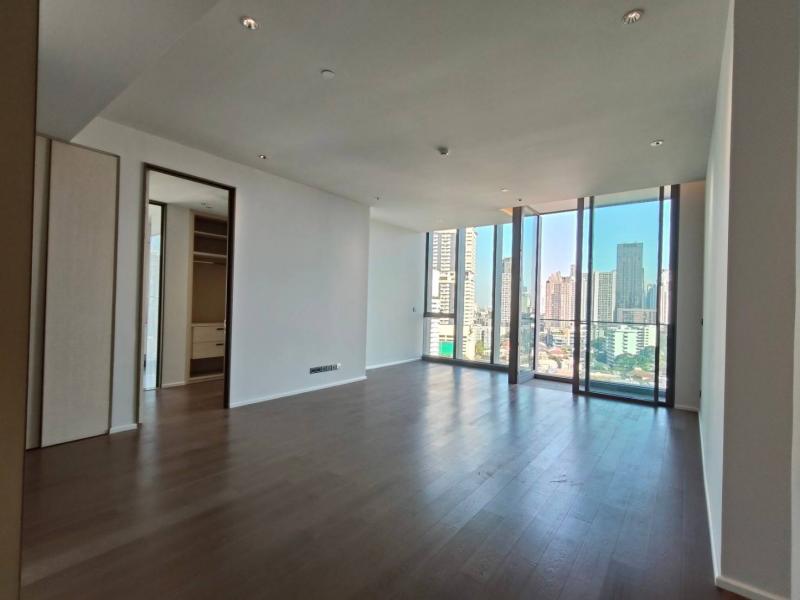 ขาย โครงการ คราม สุขุมวิท 26 ใกล้ BTS พร้อมพงษ์,ทองหล่อ, MRT ศูนย์การประชุมแห่งชาติสิริกิติ์ เข้าออกได้ทั้งถนนขุมวิทและพระราม 4พื้นที่ 102 ตรม. ชั้น 15 2 ห้องนอน  1 ห้องนั่งเล่น 2 ห้องน้ำ  ห้องใหม่พร้อมเข้าอยู่พร้อมครัวบิ้วอินห้องครัวพร้อมเตาอบ,เตาไฟฟ้า,อ่างอาบน้ำพื้นที่ส่วนกลาง:ฟิตเนส,สระว่ายน้ำ,เซาว์น่า,สวน,กล้องวงจรปิด,ระบบรักษาความปลอดภัย ราคา 33,500,000 บาทTel.แคท 088.818.1859Line: chatwa