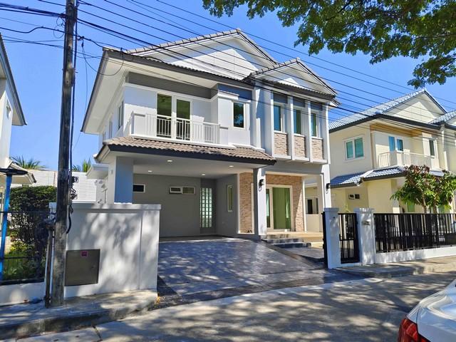 EPL-HS1127 ขายบ้านเดี่ยว 2 ชั้น โครงการมัณฑนา บางนา กม.13 ขนาด 70 ตารางวา 200 ตารางเมตร 3 ห้องนอน 3 ห้องน้ำ