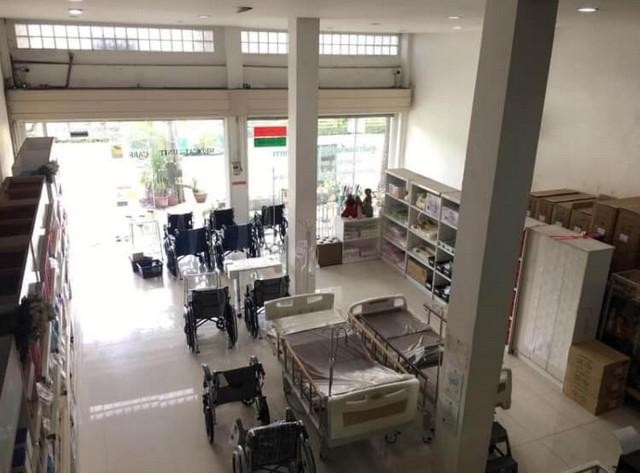 POR4019 ขายอาคาร ติดถนนซอยพัฒนาการ 64  เหมาะค้าขายหรือทำธุรกิจ ติดสำนักงานเขตสวนหลวง ใกล้โรงเรียนเตรียมพัฒน์ 