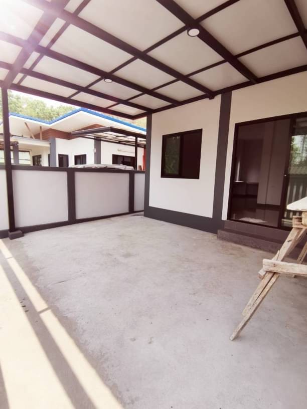 ขาย 2.29 ล้าน บ้านเดี่ยวชั้นเดียว โซนแม่ริม​ สไตล์โมเดิร์น มี 2 แบบ ใกล้โรงพยาบาลนครพิงค์ เดินทางเข้าเมือง 10 กม.​