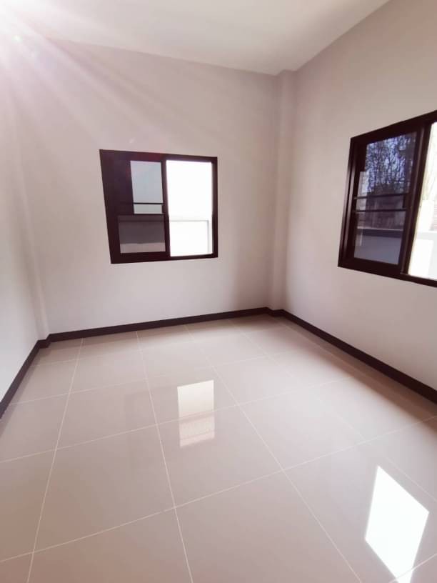 ขาย 2.29 ล้าน บ้านเดี่ยวชั้นเดียว โซนแม่ริม​ สไตล์โมเดิร์น มี 2 แบบ ใกล้โรงพยาบาลนครพิงค์ เดินทางเข้าเมือง 10 กม.​