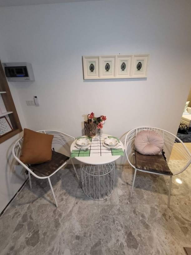 ขายต่ำกว่าราคาประเมิน​ ทำเลใกล้เมือง คอนโดน่าอยู่ เดินทางไปห้าง สนามบิน สะดวก บิ้วอินเรียบร้อยสวยงาม​ ห้องกว้าง​ ขายพร้อมเฟอร์นิเจอร์