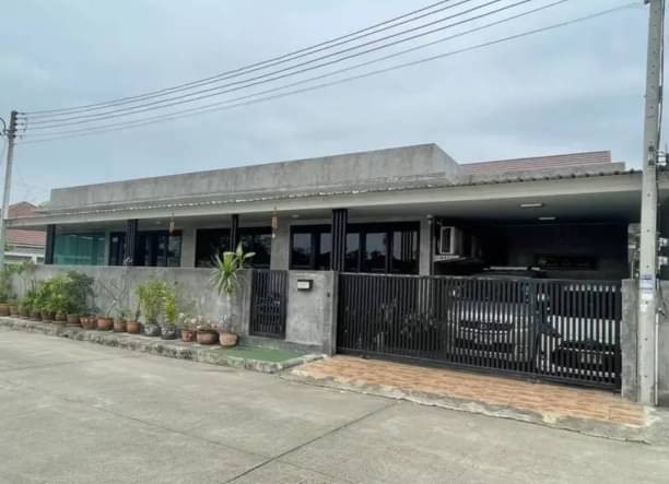 ให้เช่า 35,000 บาท/เดือน​ ​100​ ตรว. 4 นอน 3 น้ำ กุลพันธ์วิลล์ 9 หางดง สไตล์โมเดิร์นลอฟท์ วิวดอยสุเทพ 360 องศา ตกแต่งเฟอร์นิเจอร์ครบ