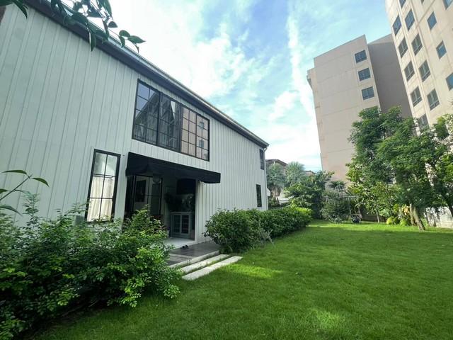 EPL-LS0300 ขายที่ดินพร้อมบ้าน 3 หลัง สาทร ย่านกลางใจเมือง ถนนเย็นอากาศ เนื้อที่ 381 ตารางวา ที่ดินรูปสี่เหลี่ยมผืนผ้า 