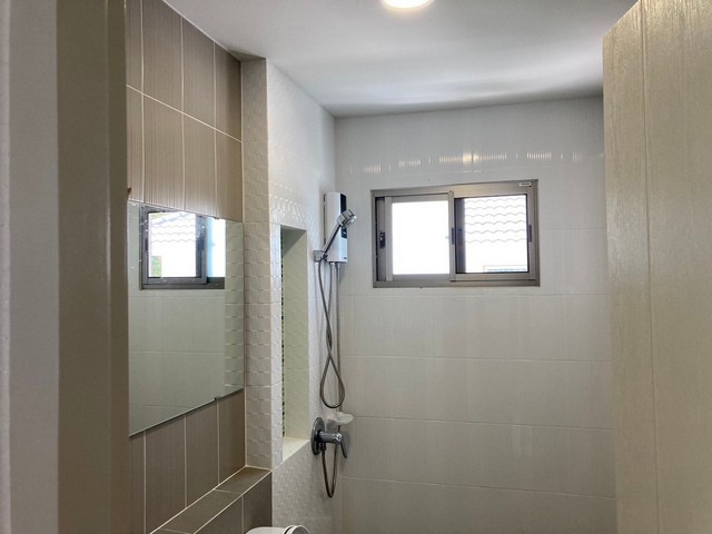 ให้เช่าบ้านเดี่ยว 2 ชั้น ติดถนนสุขุมวิท  ใกล้โรบินสันบ้านฉาง ระยอง