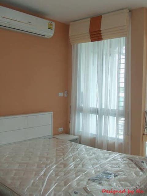 City Sukhumvit 101 is private, safe, 8th floor, BTS Punnawithi.***Service for selling/renting houses, condos and giving advice. If interested, contact at any time***Interested in additional details or pictures or making an appointment to see the room?Contact Ekachai (Aui)T. 089-799-5598Line ID: @auiauiaui001 (add @ in front) (Agent Post)-------------------------------------------------- ------------Room type: 1 bedroom, 1 bathroomSize 30 sq m., 8th floorClean room, beautifully decorated, ready to move in.details-------------------------------------------------- ------------Rental price: 8,000 baht/month-------------------------------------------------- ------------*Facilities worth using– Reception hall- swimming pool– Fitness– Relaxation garden-------------------------------------------------- ------------*Nearby important places (Based on information from Google Map)1.BTS Punnawithi2. Singapore International School3. True Digital Park4. Sukhumvit Hospital-----------------------